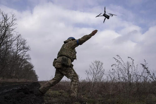 Laatste bedrijfsnieuws over De invloed van drones op moderne oorlogvoering