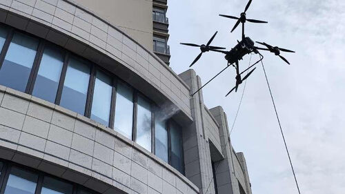 Laatste bedrijfsnieuws over MYUAV FC30X Tethered Drone:Reiniging van hoogbouw is geen probleem meer!