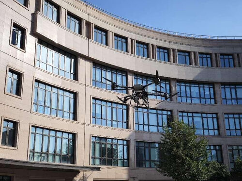 Laatste bedrijfsnieuws over MYUAV FC30S Verlichting schreeuwende zoeklamp geïntegreerde montage toepassingen voor geïntegreerd stadsbeheer