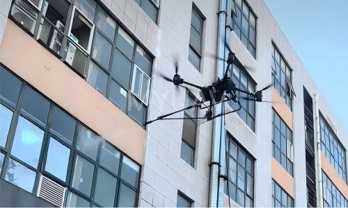 Laatste bedrijfsnieuws over MYUAV FC Dual Tethered Aerial Cleaning Drone: De stabiele ster van de gebouwwasoperaties