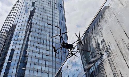 Laatste bedrijfsnieuws over Aanpak van verouderende spinnen MYUAV FC dubbelgebonden schoonmaakdrones op grote hoogte vullen het tekort aan arbeid