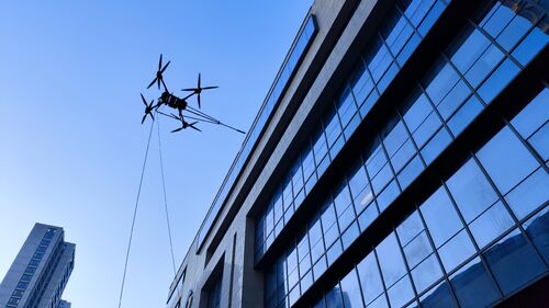 Laatste bedrijfsnieuws over Hongkongs nieuwe beleid voor drones van 150 kg: MYUAV-technologie met tethering ontsluit de blauwe oceaan van zware operaties