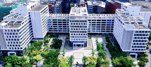 Laatste bedrijfsnieuws over Façade schoonmaken in Tsinghua Unisplendor Informatiehaven: Een stap naar gestandaardiseerde operaties op grote hoogte