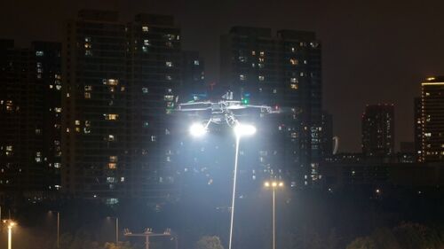 Laatste bedrijfsnieuws over MYUAV M400S Tethered Verlichtingsdrone definieert Nachtfilmen als een Nieuw Tijdperk